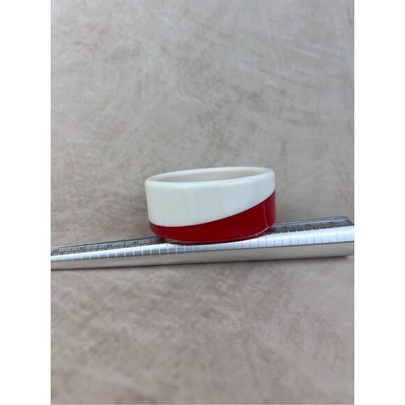 Vintage Lucite Plastic Bangle Red Swirl - Picture 1 of 6